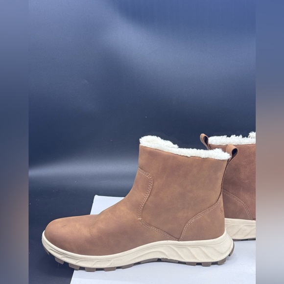 KHOMBU Sienna NWOT All Weather Water Repellant Boots SZ9 - Picture 4 of 15